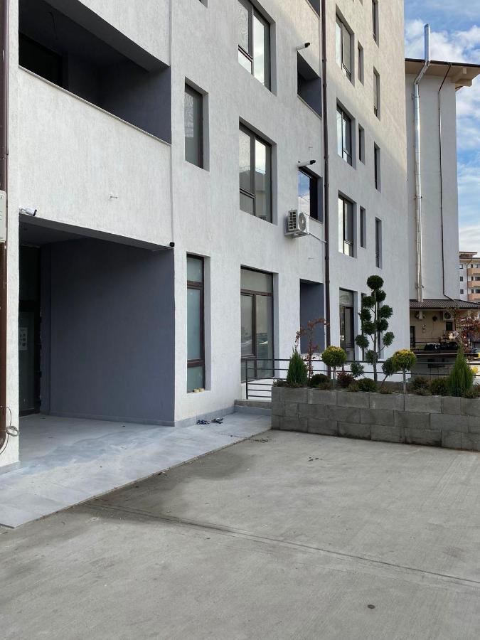 Apartamento Apartament Lucian Râmnicu Vâlcea Exterior foto