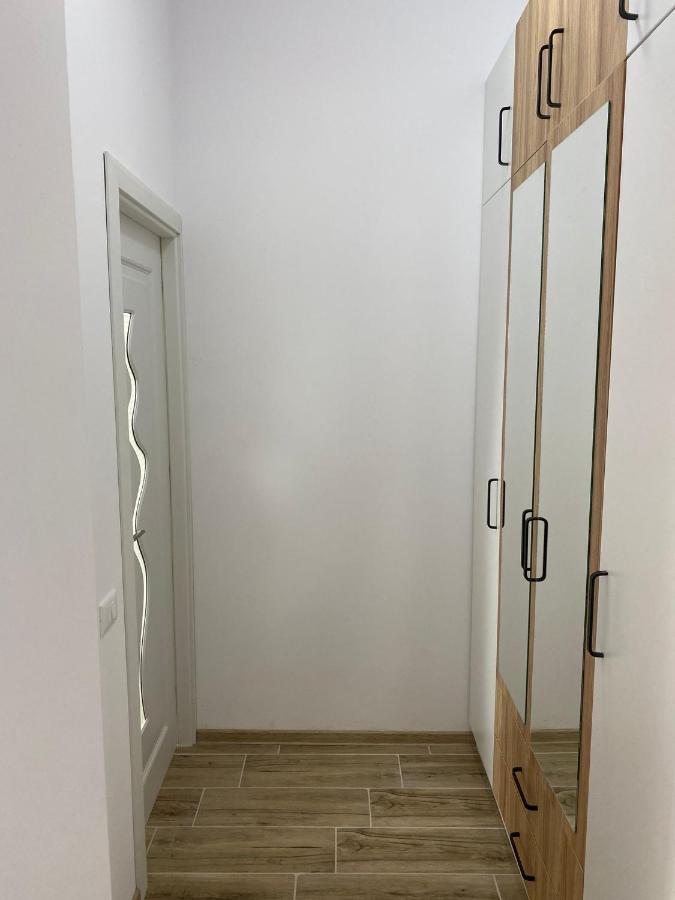 Apartamento Apartament Lucian Râmnicu Vâlcea Exterior foto