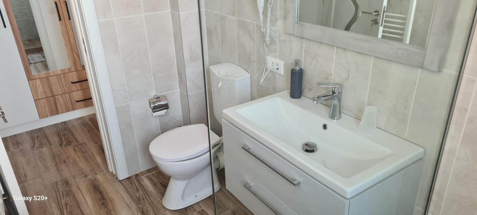 Apartamento Apartament Lucian Râmnicu Vâlcea Exterior foto